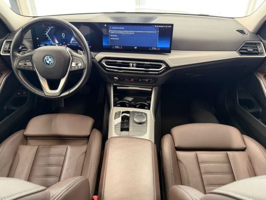 BMW 3 Serie Touring 320e | SoH 93%| Airco separaat achter | Alarm klasse 3 | Apple Carplay/Android Auto|telef... ActivLease financial lease