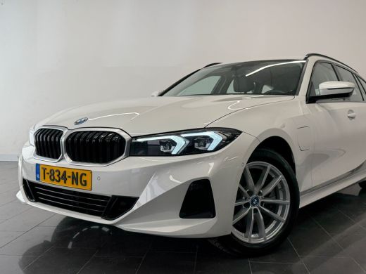 BMW 3 Serie Touring 320e | SoH 93%| Airco separaat achter | Alarm klasse 3 | Apple Carplay/Android Auto|telef... ActivLease financial lease