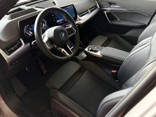 BMW X1 XDRIVE 25E M-SPORT LED PANO.SCHUIFDAK HEADUP ELEK.KLEP NAVI 360.CAM STOELVERW M-SHADOW LINE ELEK... ActivLease financial lease