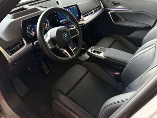 BMW X1 XDRIVE 25E M-SPORT LED PANO.SCHUIFDAK HEADUP ELEK.KLEP NAVI 360.CAM STOELVERW M-SHADOW LINE ELEK... ActivLease financial lease