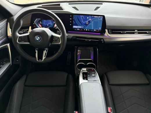 BMW X1 XDRIVE 25E M-SPORT LED PANO.SCHUIFDAK HEADUP ELEK.KLEP NAVI 360.CAM STOELVERW M-SHADOW LINE ELEK... ActivLease financial lease