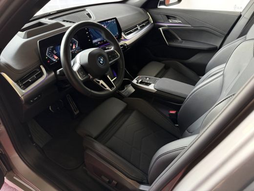 BMW X1 XDRIVE 25E M-SPORT LED PANO.SCHUIFDAK HEADUP ELEK.KLEP NAVI 360.CAM STOELVERW M-SHADOW LINE ELEK... ActivLease financial lease