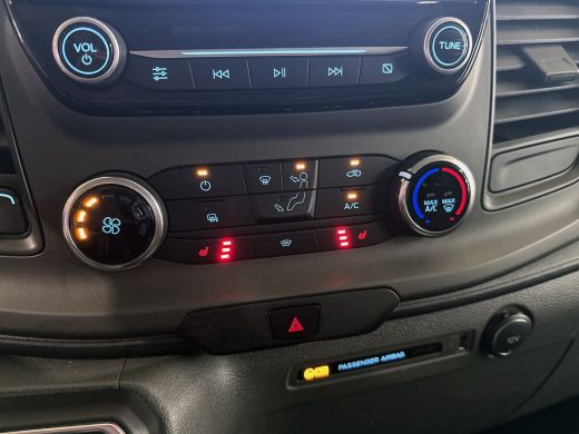 Ford Transit Custom 340 2.0 TDCI Trend Automaat Euro6 H2 3Pers. / Navigatie / Pdc./ Airco / Safety&Comfort pack / Dri... ActivLease financial lease