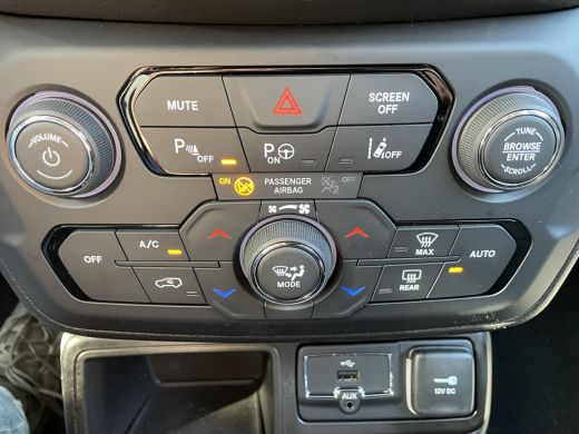 Jeep Renegade 1.5T e-Hybrid Limited (Stoel-/- stuurwiel verwarming - Camera - Keyless Entry - Navigatie - Autom... ActivLease financial lease