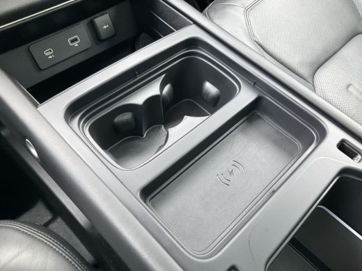 Land Rover Defender 110 2.0 P400e 110 X-Dynamic HSE Pano Full Navi Trekhaak Meridian ActivLease financial lease