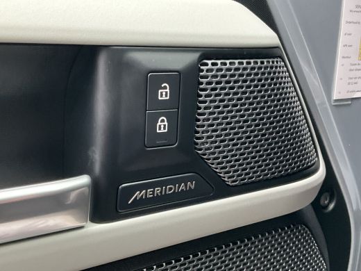 Land Rover Defender 110 2.0 P400e 110 X-Dynamic HSE Pano Full Navi Trekhaak Meridian ActivLease financial lease