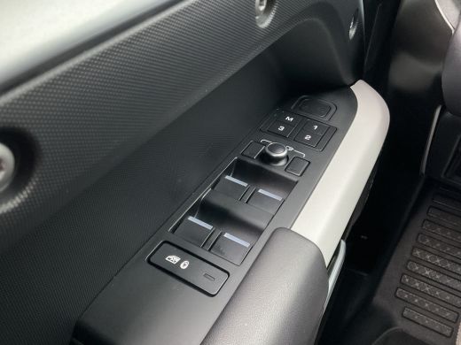 Land Rover Defender 110 2.0 P400e 110 X-Dynamic HSE Pano Full Navi Trekhaak Meridian ActivLease financial lease