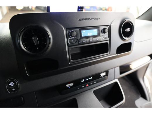 Mercedes-Benz Sprinter 315 BAKWAGEN MET LAADKLEP AUTOMAAT A ActivLease financial lease