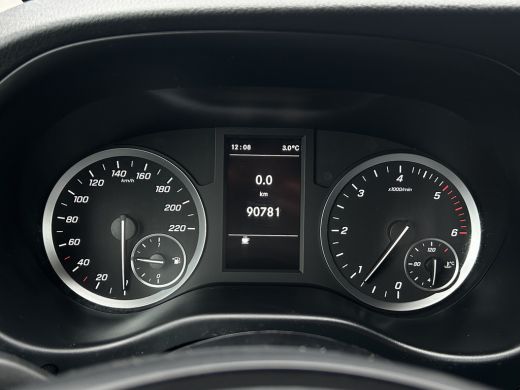 Mercedes-Benz Vito 116 CDI 164 PK / L2H1 / 1e EIG. / TREKHAAK / INRICHTING / CAMERA / AIRCO / CRUISE / NAVI / APPLE ... ActivLease financial lease