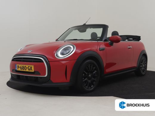 Mini Cooper Cabrio 1.5 Cooper Classic 136pk | Cruise Control | Stoelverwarming | Head-up display | Navigatie | 16" LMV