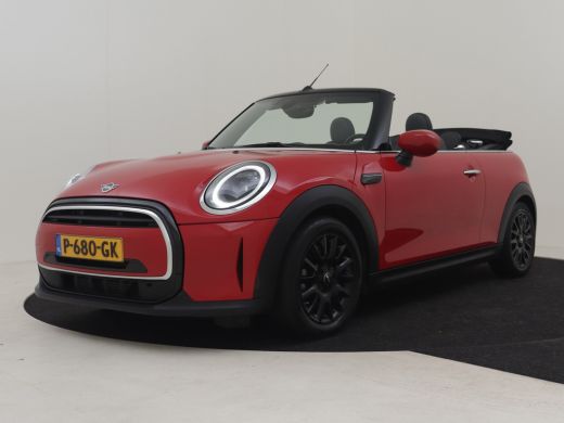 Mini Cooper Cabrio 1.5 Cooper Classic 136pk | Cruise Control | Stoelverwarming | Head-up display | Navigatie | 16" LMV ActivLease financial lease