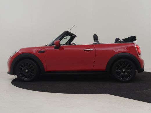 Mini Cooper Cabrio 1.5 Cooper Classic 136pk | Cruise Control | Stoelverwarming | Head-up display | Navigatie | 16" LMV ActivLease financial lease