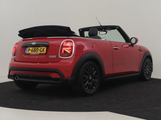 Mini Cooper Cabrio 1.5 Cooper Classic 136pk | Cruise Control | Stoelverwarming | Head-up display | Navigatie | 16" LMV ActivLease financial lease
