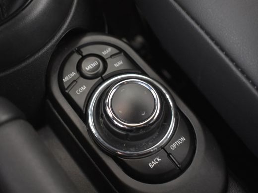 Mini Cooper Cabrio 1.5 Cooper Classic 136pk | Cruise Control | Stoelverwarming | Head-up display | Navigatie | 16" LMV ActivLease financial lease