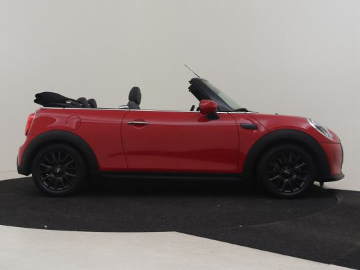 Mini Cooper Cabrio 1.5 Cooper Classic 136pk | Cruise Control | Stoelverwarming | Head-up display | Navigatie | 16" LMV ActivLease financial lease
