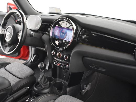 Mini Cooper Cabrio 1.5 Cooper Classic 136pk | Cruise Control | Stoelverwarming | Head-up display | Navigatie | 16" LMV ActivLease financial lease