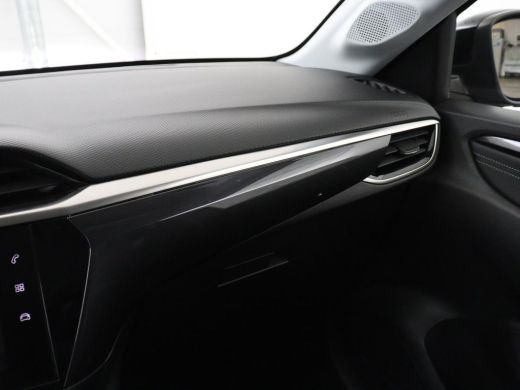Opel Corsa-e Elegance 50 kWh | SOH 90% | 3 Fase | Camera | Warmtepomp | Carplay | Dodehoek detectie | Parkeerh... ActivLease financial lease