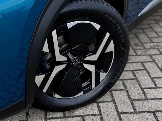 Peugeot 2008 1.2 Hybrid 136 GT | Achterbank in delen neerklapbaar | Achteruitrijcamera | Airco (automatisch) ActivLease financial lease