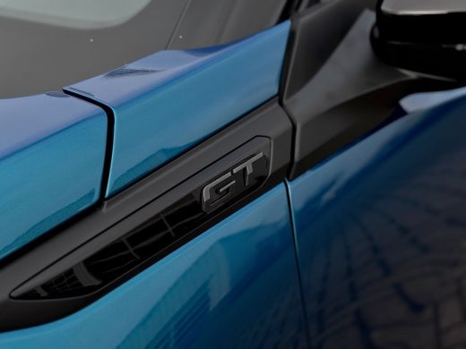 Peugeot 2008 1.2 Hybrid 136 GT | Achterbank in delen neerklapbaar | Achteruitrijcamera | Airco (automatisch) ActivLease financial lease