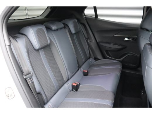 Peugeot 2008 1.2 PURETECH 100PK ALLURE PACK / NAVI / LEDER / CLIMA / LED / PDC / 17" LMV / CAMERA / KEYLESS / ... ActivLease financial lease