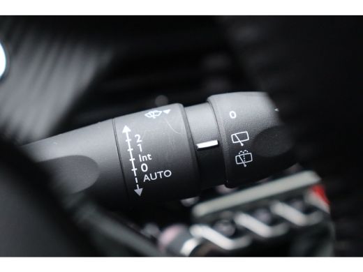 Peugeot 2008 1.2 PURETECH 100PK ALLURE PACK / NAVI / LEDER / CLIMA / LED / PDC / 17" LMV / CAMERA / KEYLESS / ... ActivLease financial lease