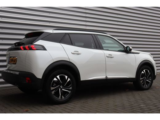 Peugeot 2008 1.2 PURETECH 100PK ALLURE PACK / NAVI / LEDER / CLIMA / LED / PDC / 17" LMV / CAMERA / KEYLESS / ... ActivLease financial lease