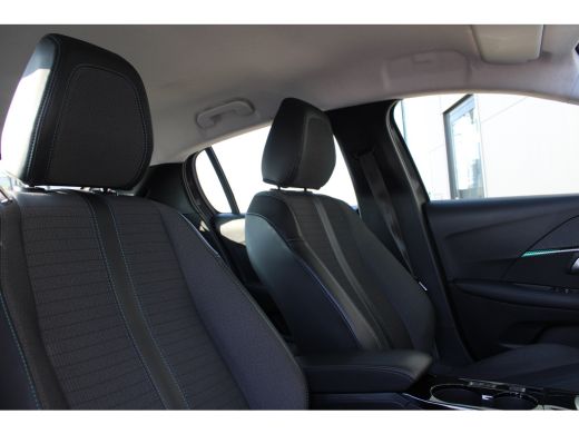 Peugeot 208 1.2 PureTech Allure | Automaat | Navigatie | Camera | 3D Instrumentenpaneel | Apple carplay | 56... ActivLease financial lease