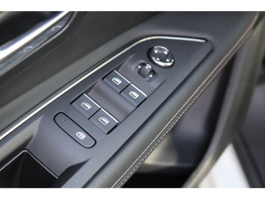 Peugeot 3008 1.2 PureTech GT | Navigatie | Camera | Alcantara | Apple carplay | Parelmoer | 63.000km | BTW | ActivLease financial lease