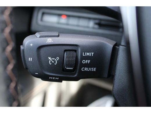 Peugeot 3008 1.2 PureTech GT | Navigatie | Camera | Alcantara | Apple carplay | Parelmoer | 63.000km | BTW | ActivLease financial lease