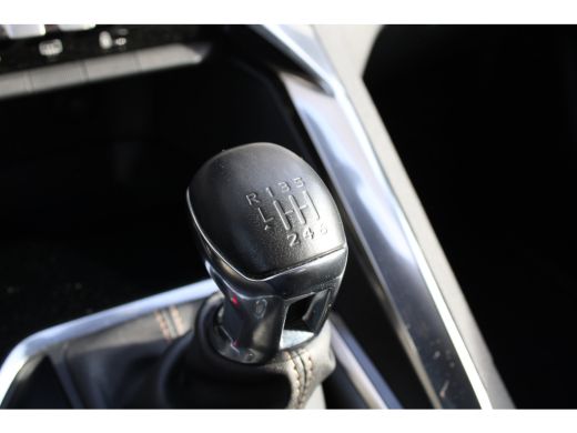 Peugeot 3008 1.2 PureTech GT | Navigatie | Camera | Alcantara | Apple carplay | Parelmoer | 63.000km | BTW | ActivLease financial lease