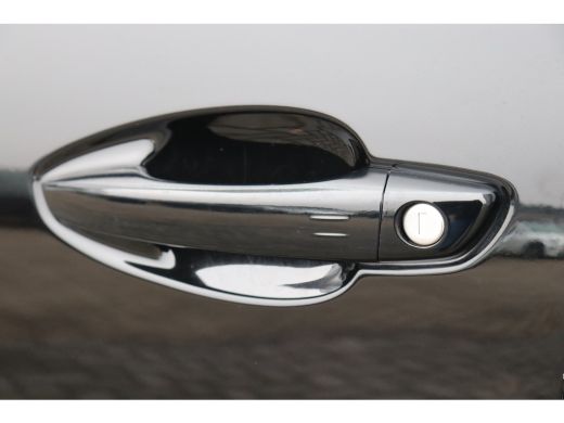 Peugeot 3008 1.6 HYBRID 225PK ALLURE PACK AUTOMAAT / NAVI / CLIMA / PDC / 18" LMV / CAMERA / KEYLESS / FULL-LE... ActivLease financial lease