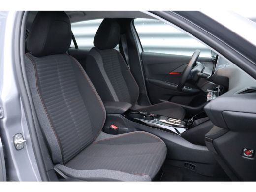 Peugeot e-208 EV 136PK ACTIVE PACK AUTOMAAT / NAVI / CLIMA / PDC / 16" LMV / CRUISECONTROL / I-COCKPIT / FULL-L... ActivLease financial lease