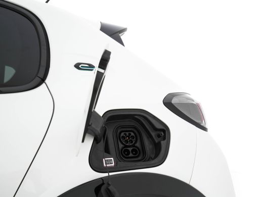 Peugeot e-208 EV GT Pack 50 kWh (3-Fase-11kW) {SOH-86%} (INCL-BTW) *HEATPUMP | PANO | FULL-LED | DIGI-COCKPIT |... ActivLease financial lease