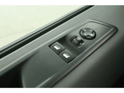 Peugeot Expert 2.0 BlueHDI L2H1 | Airco | Cruise | 3 Zits | Trekhaak | Carplay | Imperiaal | Parkeersens. ActivLease financial lease