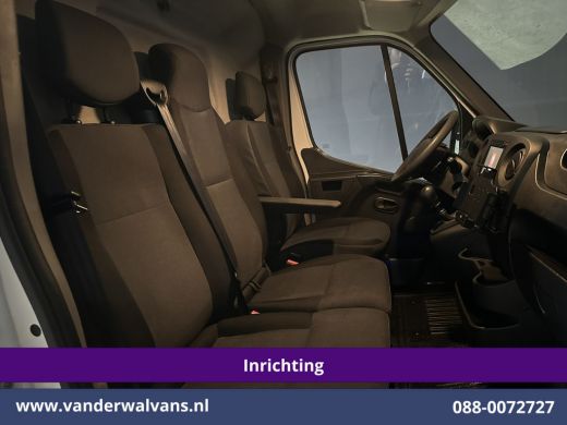 Renault Master 2.3 dCi 131pk L2H2 Inrichting Euro6 Airco | Imperiaal | Navigatie | Cruisecontrol | 2500kg Trekha... ActivLease financial lease