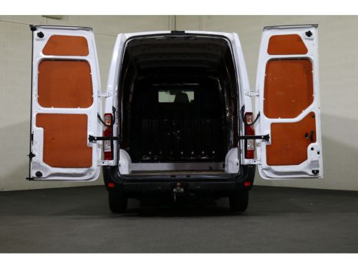 Renault Master 2.3 dCi 135pk L2 H2 Airco Navigatie Camera Trekhaak ActivLease financial lease