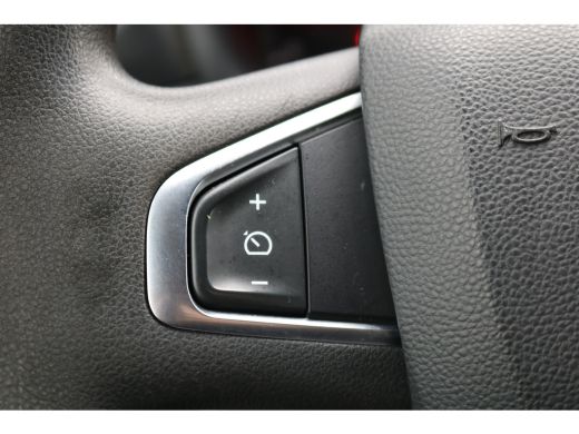 Renault Master 2.3 dCi 135pk L2 H2 Airco Navigatie Camera Trekhaak ActivLease financial lease