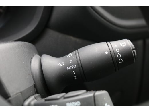 Renault Master 2.3 dCi 135pk L2 H2 Airco Navigatie Camera Trekhaak ActivLease financial lease