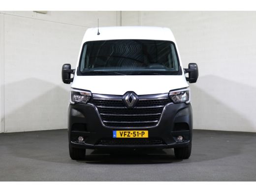 Renault Master 2.3 dCi 135pk L2 H2 Airco Navigatie Camera Trekhaak ActivLease financial lease