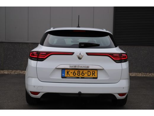 Renault M&eacute;gane Estate Estate 1.3 TCe/H6/Nw.model/1e eig./Camera/Carplay/Trekhaak/Cruise/Led ActivLease financial lease