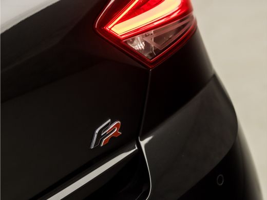 Seat Ibiza 1.0 TSI FR Intense Sport (APPLE CARPLAY, GROOT NAVI, CLIMATE, MODE KNOP, CAMERA, SPORTSTOELEN, GE... ActivLease financial lease