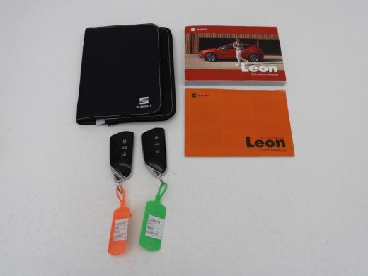 Seat Leon 1.4 TSI eHybrid PHEV Xcellence | Leder/Alcantara | Stoelverwarming | Adaptive cruise | Carplay | ... ActivLease financial lease