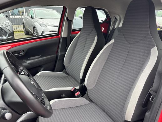 Toyota Aygo 1.0 VVT-i x-play | Apple CarPlay/Android auto | Achteruitrijcamera ActivLease financial lease