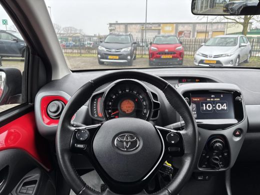 Toyota Aygo 1.0 VVT-i x-play | Apple CarPlay/Android auto | Achteruitrijcamera ActivLease financial lease