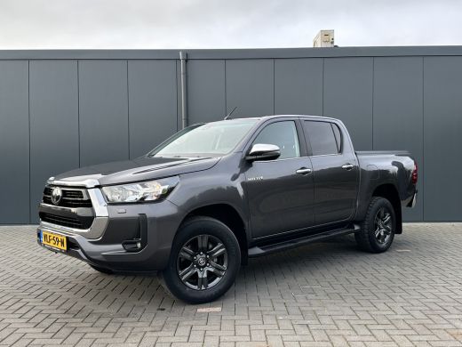 Toyota Hilux 2.4 D-4D AUTOMAAT / 4x4 / 1e EIG. / 3.500 KG AHG / CAMERA / TREKHAAK / ECC / CRUISE / CARPLAY ActivLease financial lease