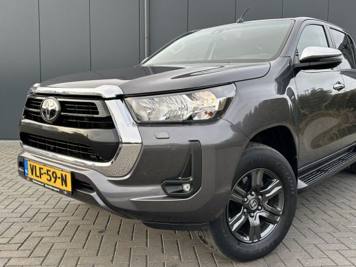 Toyota Hilux 2.4 D-4D AUTOMAAT / 4x4 / 1e EIG. / 3.500 KG AHG / CAMERA / TREKHAAK / ECC / CRUISE / CARPLAY ActivLease financial lease