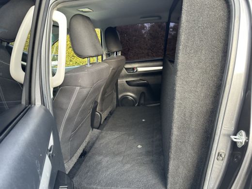 Toyota Hilux 2.4 D-4D AUTOMAAT / 4x4 / 1e EIG. / 3.500 KG AHG / CAMERA / TREKHAAK / ECC / CRUISE / CARPLAY ActivLease financial lease