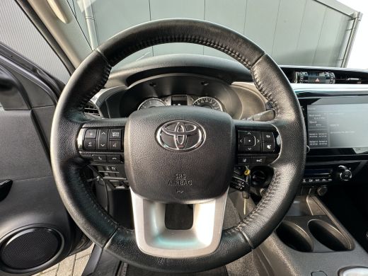 Toyota Hilux 2.4 D-4D AUTOMAAT / 4x4 / 1e EIG. / 3.500 KG AHG / CAMERA / TREKHAAK / ECC / CRUISE / CARPLAY ActivLease financial lease