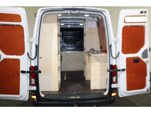 Volkswagen Crafter 2.0 TDI 177pk L3 H3 Automaat Airco Navigatie Camera Trekhaak ActivLease financial lease