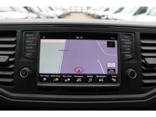 Volkswagen Crafter 2.0 TDI 177pk L3 H3 Automaat Airco Navigatie Camera Trekhaak ActivLease financial lease